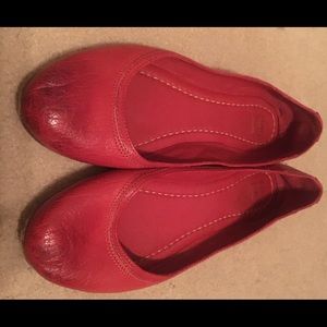 Frye Woman’s, Carson, Red Closed Toe Ballet Flats